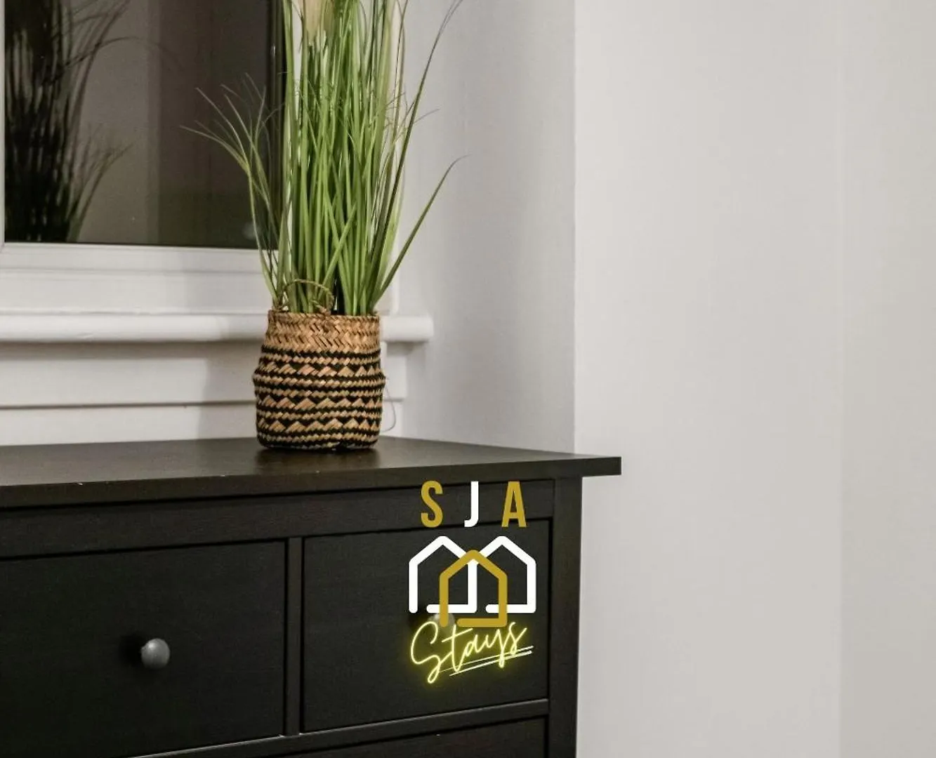 Holburn Road Retreat - Sja Stays - 1 Bed Apartment 애버딘