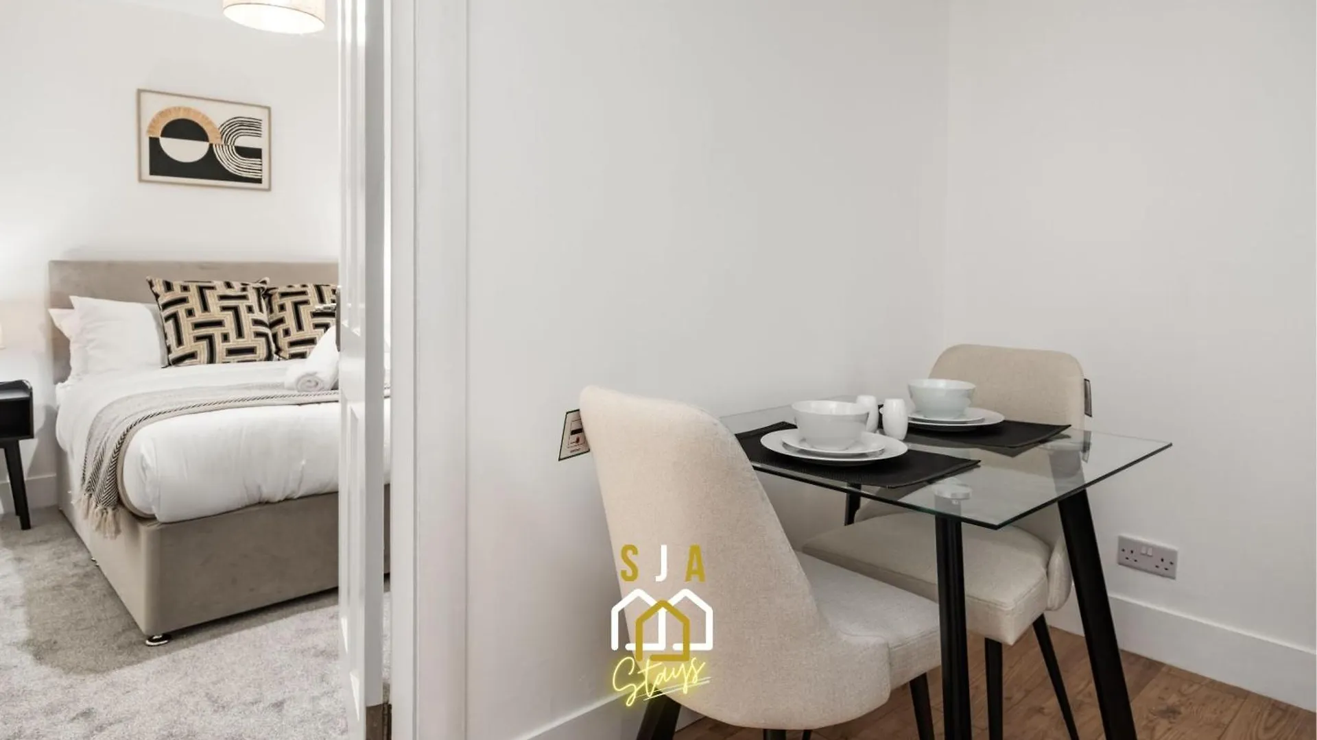 Holburn Road Retreat - Sja Stays - 1 Bed Apartment 애버딘
